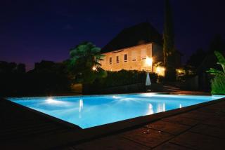 Luxury 5-star mansion, hotel services included, swimming pool, tennis, bowling - 3