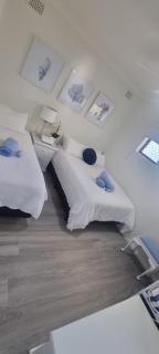 2 x Bedroom Deluxe Hampton Apartment - 4