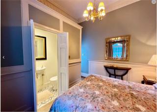 The Gothic Bedroom - Llanddulas - 2