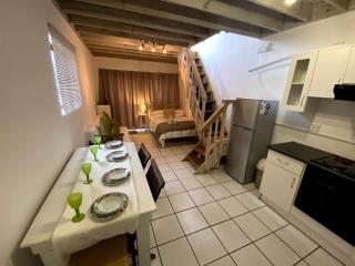 5 bedroomed Pepper str house available J-Bay open - Jeffreys Bay - 9