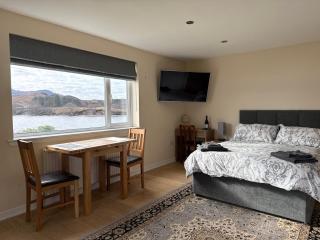 Loch Morar Private Suite - 9