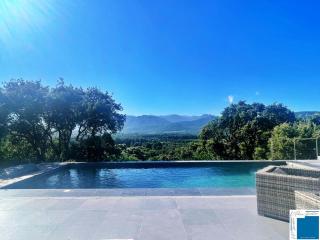 Architect's Villa - 10-12 people - Pool - 4 bedrooms - 8