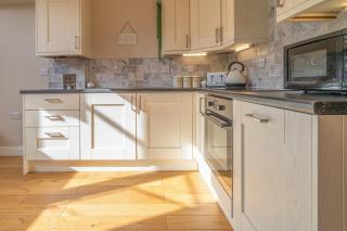 Belle-Suite - Charming Cotswolds Historic Apartment in Stow-on-the-Wold - 2