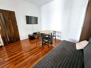 Rooms Green Rydygiera 17 own room tv wifi - Warschau - 2