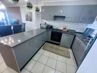 Luxury 3 Bedroom in Bondi Beach Resort - 6
