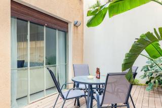 TLV Garden by the beach - 8