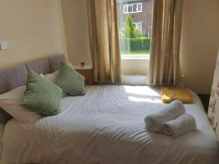 Beautiful House in Stoke - Audley - 3