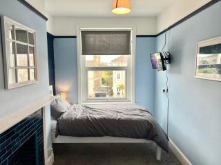 Dog Friendly Apartment with Sea Views - Ryde - 5