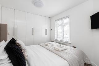 New! Modern 1-BR House with Patio & HotTub , Chiswick - Londra - 8