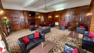 Russ Hill Hotel - Charlwood - 1