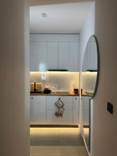 U N I Q U E by Sea View Suites - 1