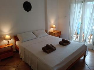 Four Reasons Apts Kamena Vourla - 6