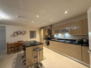 Solihull Centre Apartments - Solihull - 5