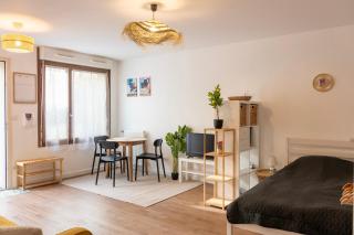 Cozy Studio near Paris - Wi-Fi - Netflix - Parking - Eaubonne - 0