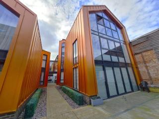 The Old Brewery - Stylish Stay in Heart of City - 3