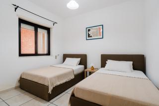 Bay Blue Home by BarbarHouse - 1