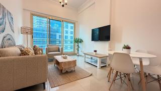 Stylish 1BR in Dubai Marina near beach and metro - 2