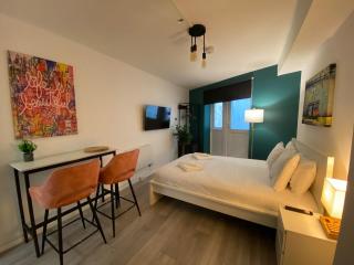 Cityscape Studio Apartment - 4
