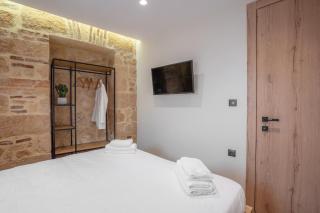 Pileas Boutique - Egina - 1
