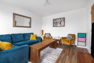 Spacious 4 Bedroom Home, Prime Location, Parking - Kenton - 0