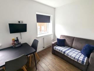 One Bedroom City Centre Apartment, Long Stays Welcome - Chichester Holiday Properties - Chichester - 6