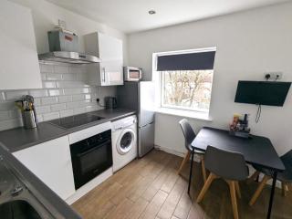 One Bedroom City Centre Apartment, Long Stays Welcome - Chichester Holiday Properties - Chichester - 4