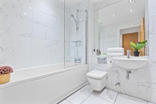New St Penthouse Luxury - Parking - Contractors - Birmingham - 4