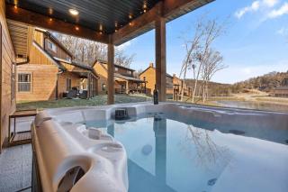 Cozy Cabin-Private Hot Tub-Walk to Pond-Free Daily Attraction Tickets-Near Table Rock Lake - Hollister - 7