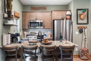 New Cabin at Tall Timbers! Free Tickets! Indoor and Outdoor Pools! - 4