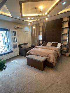 A stylish, Fully furnished 2bedroom apartment to make your at home in - Lekki - 7