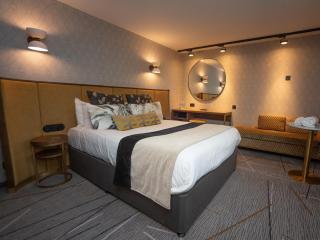 The Royal Toby Hotel - 4