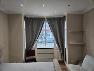 Private Room Direct Travel Heathrow & Central Ldn - Londra - 7