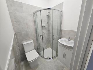 Private Room Direct Travel Heathrow & Central Ldn - London - 2