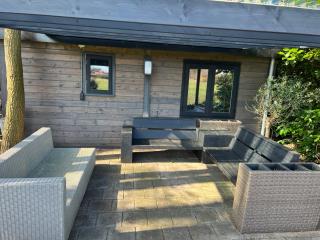 Vrijstaand Houten huis in het bos - 9