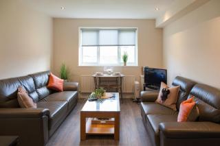 Pinfold Court Apartments - Knowsley - 6