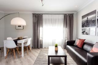 Beautiful and Comfortable Apartment for 6 People, Next to Fira de Barcelona - Hospitalet de Llobregat - 0