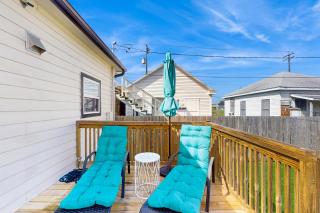 Beehive Cottage - Galveston - 9