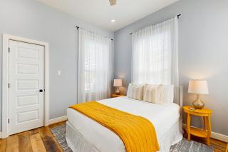 Beehive Cottage - Galveston - 1