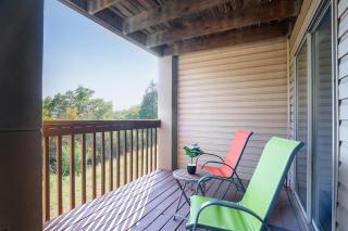 The Cove 20-1 By SDC, Big Deck, Pool, Hot Tub, By Lake - Branson - 1
