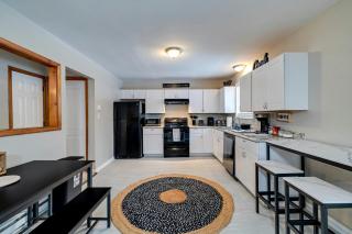 3BR Home W and Deck, karaoke, community Pools - 3