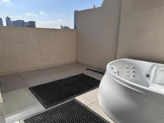 1 Bedroom Apartment with Private Jacuzzi May Residence JVC - 8