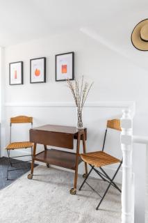 Gorgeous Victorian Apartment - 1