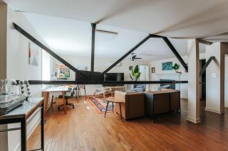 North Central Loft - Staunton - 7