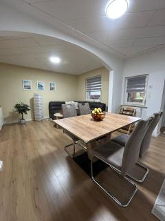 Moderne & gemütliche Ferienwohnung bei Saarbrücken - Herrensohr - 0