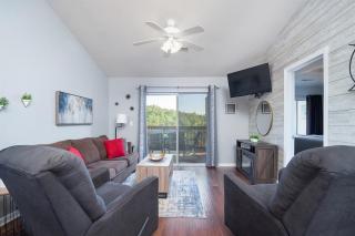 The Cove 20-5 By SDC, Big Deck, Pool, Hot Tub, Lake View - Branson - 1