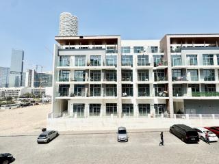 Homes2Retreat - Very Spacious Studio in the Heart of JVC - 3