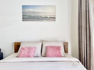 Homes2Retreat - Very Spacious Studio in the Heart of JVC - 1