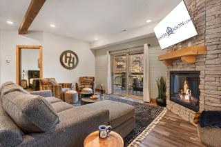 Retreat w Arcade-Pvt Hot Tub-Free Daily Tickets-Community Indoor Pool-Near Thunder Ridge - 9