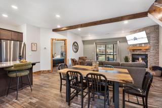 Retreat w Arcade-Pvt Hot Tub-Free Daily Tickets-Community Indoor Pool-Near Thunder Ridge - 5
