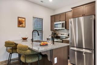 Retreat w Arcade-Pvt Hot Tub-Free Daily Tickets-Community Indoor Pool-Near Thunder Ridge - 2